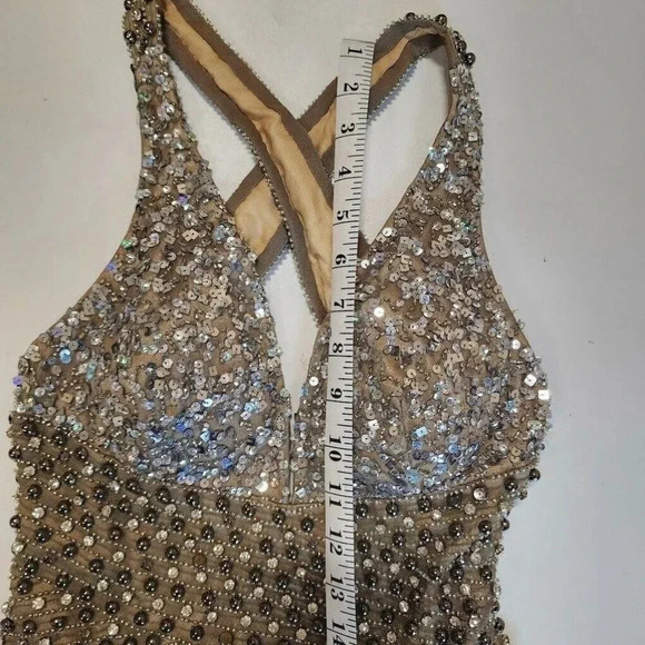 BG Haute Women's Silk V-Neck Silver Floor Length Sequin Evening Gown Size 0 NWOT - Picture 12 of 16